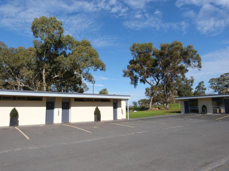 William Macintosh Motor Lodge Naracoorte Εξωτερικό φωτογραφία