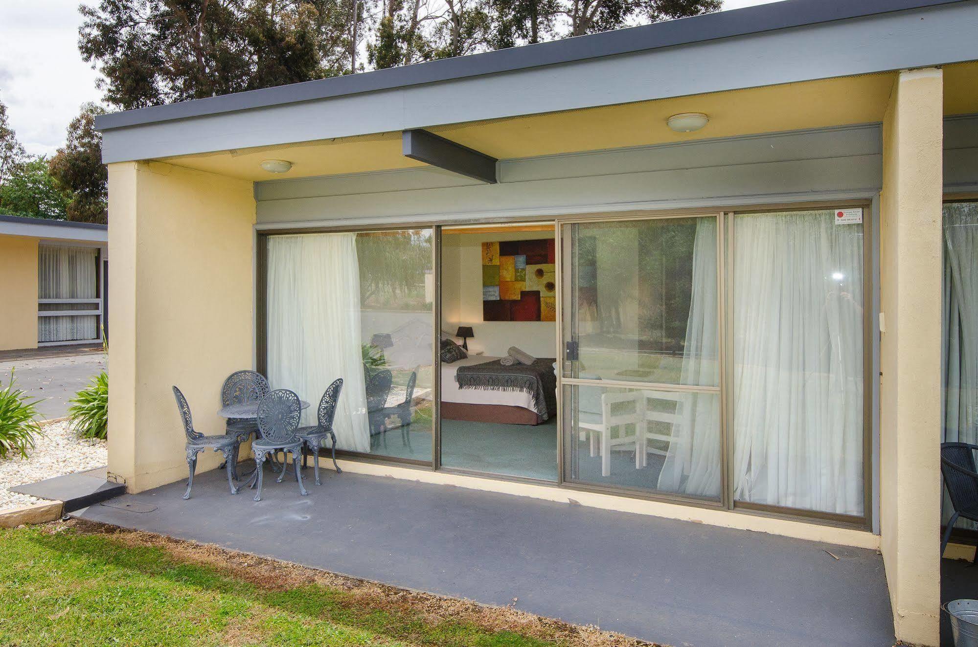 William Macintosh Motor Lodge Naracoorte Εξωτερικό φωτογραφία