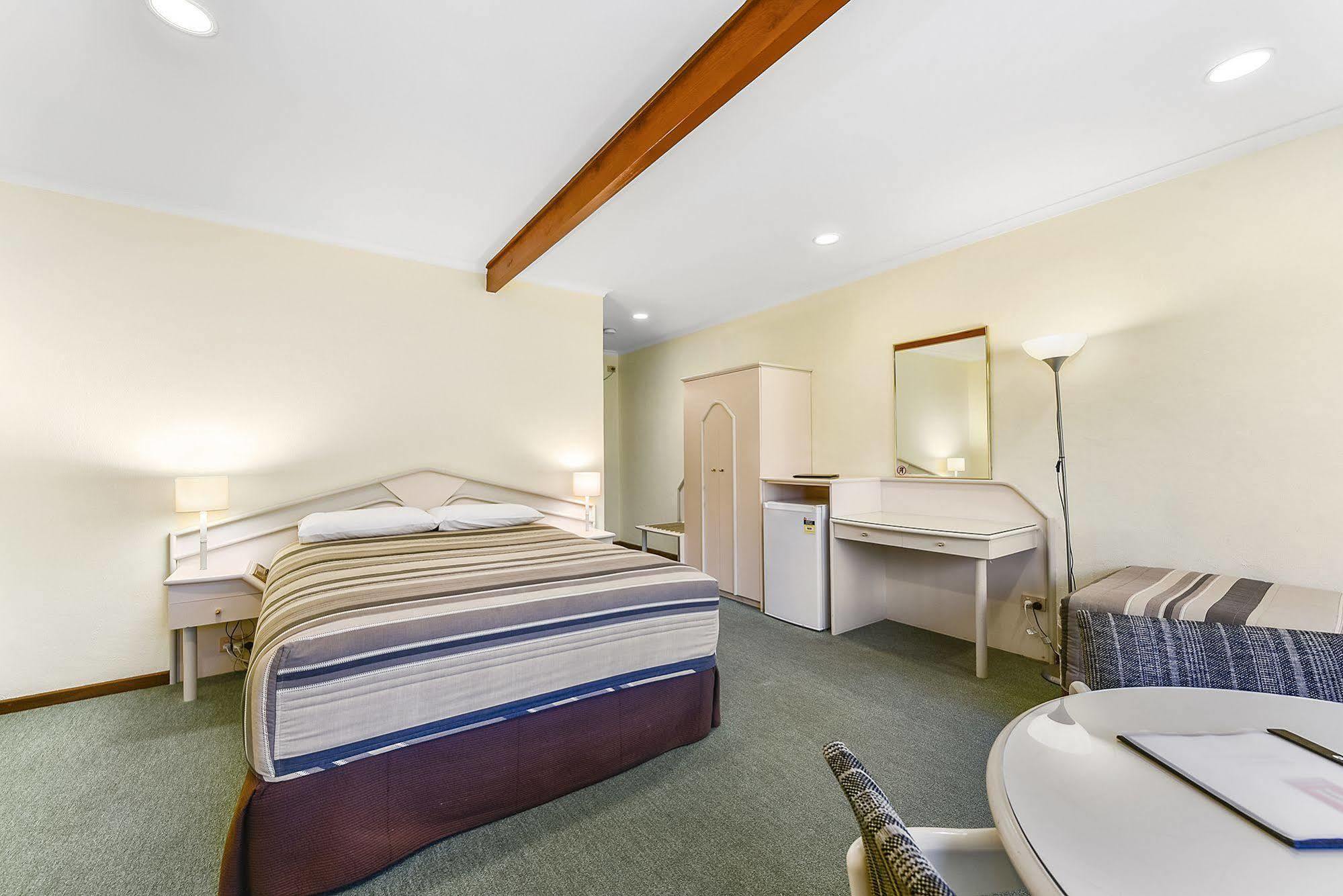 William Macintosh Motor Lodge Naracoorte Εξωτερικό φωτογραφία